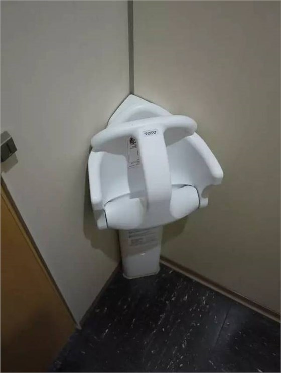 公共衛(wèi)生間