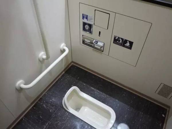 公共衛(wèi)生間