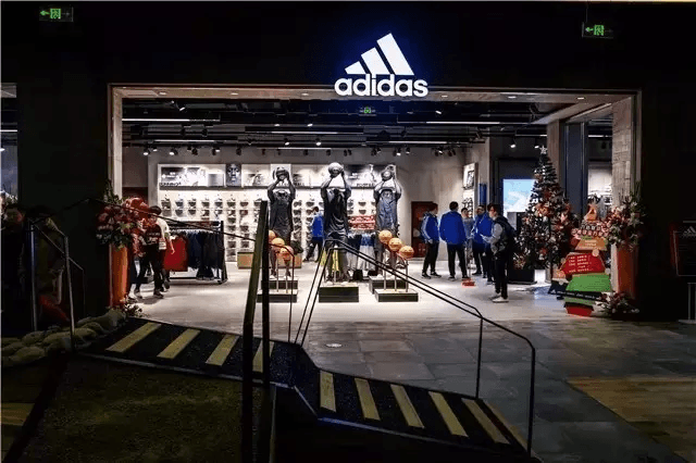 擁有品牌最新零售店設計理念“adidas Stadium Home Court”
