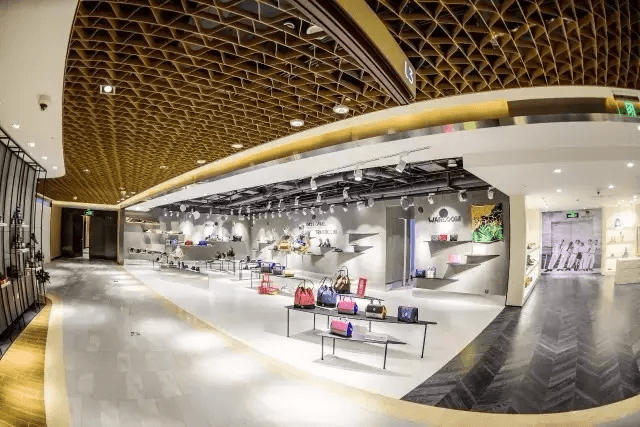 金鷹國際購物廣場2-3層
