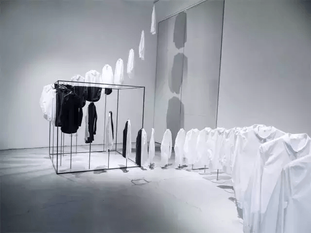 H&M旗下高街品牌COS